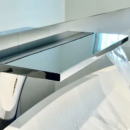 Villa Omakotitalo Keskustassa 300 M2 *